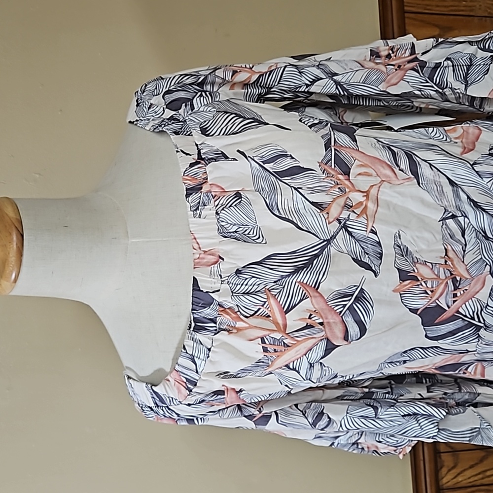 Lulu's 🆕️ Off the Shoulder Palm Leave Summer Dress M - Picture 2 of 14